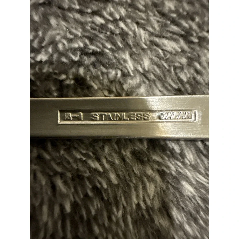 The Unbranded Brand vintage stainless
